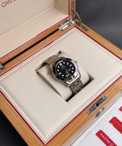 Đồng hồ nam Omega Seamaster Replica cao cấp Mặt đen 42mm